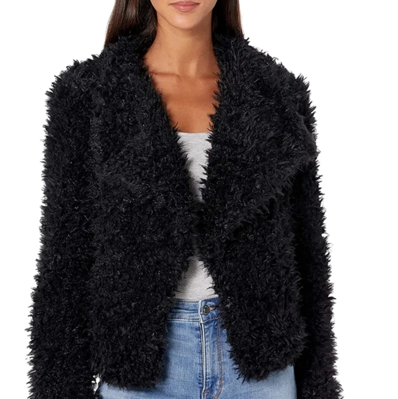 Vera Moda Women Fenda Jayla Short Faux Fur Jacket - Picture 2 of 8
